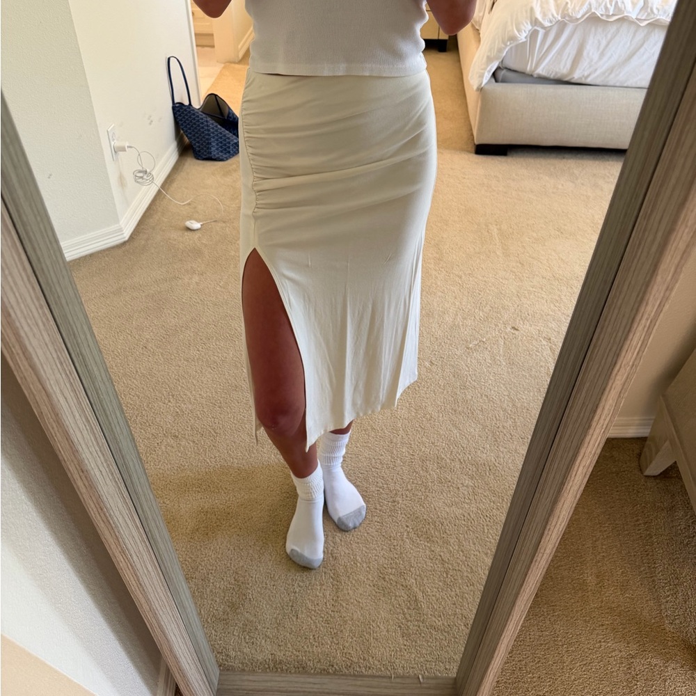 Aritzia (Wilfred) Midi Skirt